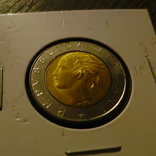 Italy 500 lire 2001 - 500,